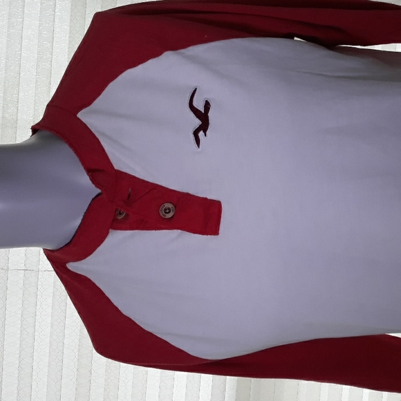 Hollister white and red button Henley. Large - Picture 1 of 6